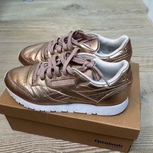 Lightly worn - Reebok classic